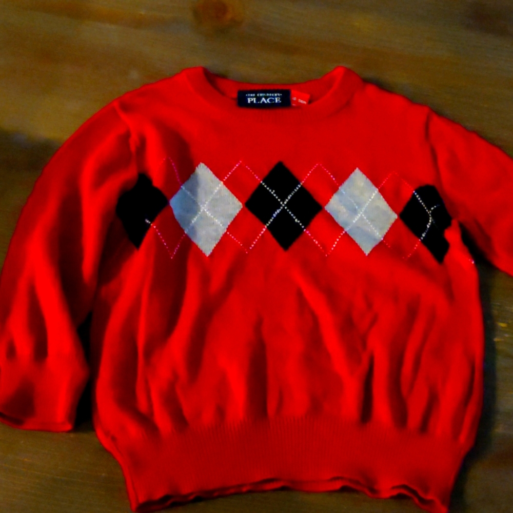 Cute sweater perfect for the holidays!